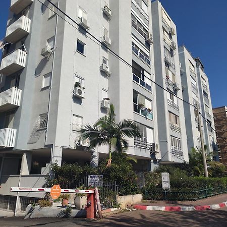 Cozy And Stylish 1-Bedroom Apartment Netanya Esterno foto